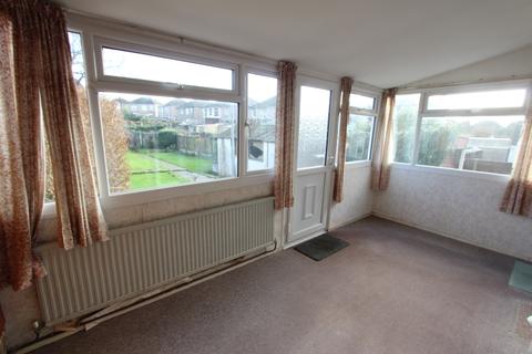 16 Blenheim Gardens, Aveley, South Ockendon, RM15 4EB