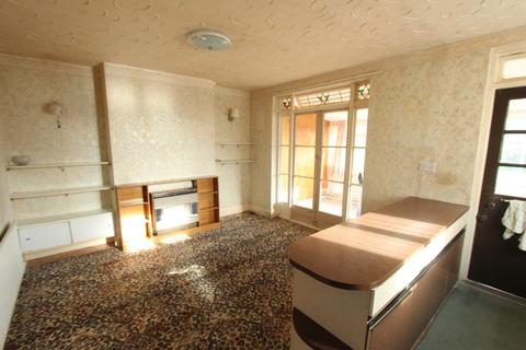 16 Blenheim Gardens, Aveley, South Ockendon, RM15 4EB