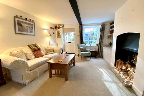 2 bedroom end of terrace house to rent, Wellington Place, High Street, Marlborough, Wiltshire, SN8