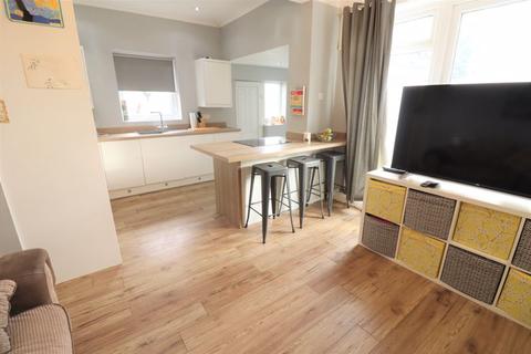 5 Kirkway, Bebington, Wirral, CH63 5NT