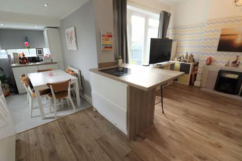 5 Kirkway, Bebington, Wirral, CH63 5NT