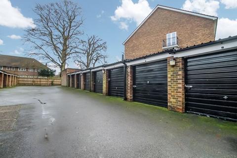 4 Myrtleside Close, Northwood, HA6 2XH
