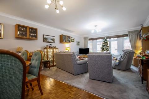 4 Myrtleside Close, Northwood, HA6 2XH