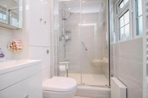 4 Myrtleside Close, Northwood, HA6 2XH