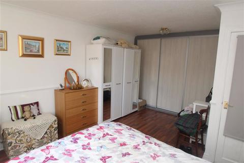 8 Derwen, Chirk, Wrexham, LL14 5BZ