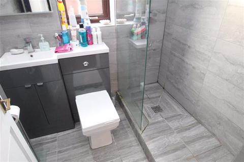 8 Derwen, Chirk, Wrexham, LL14 5BZ