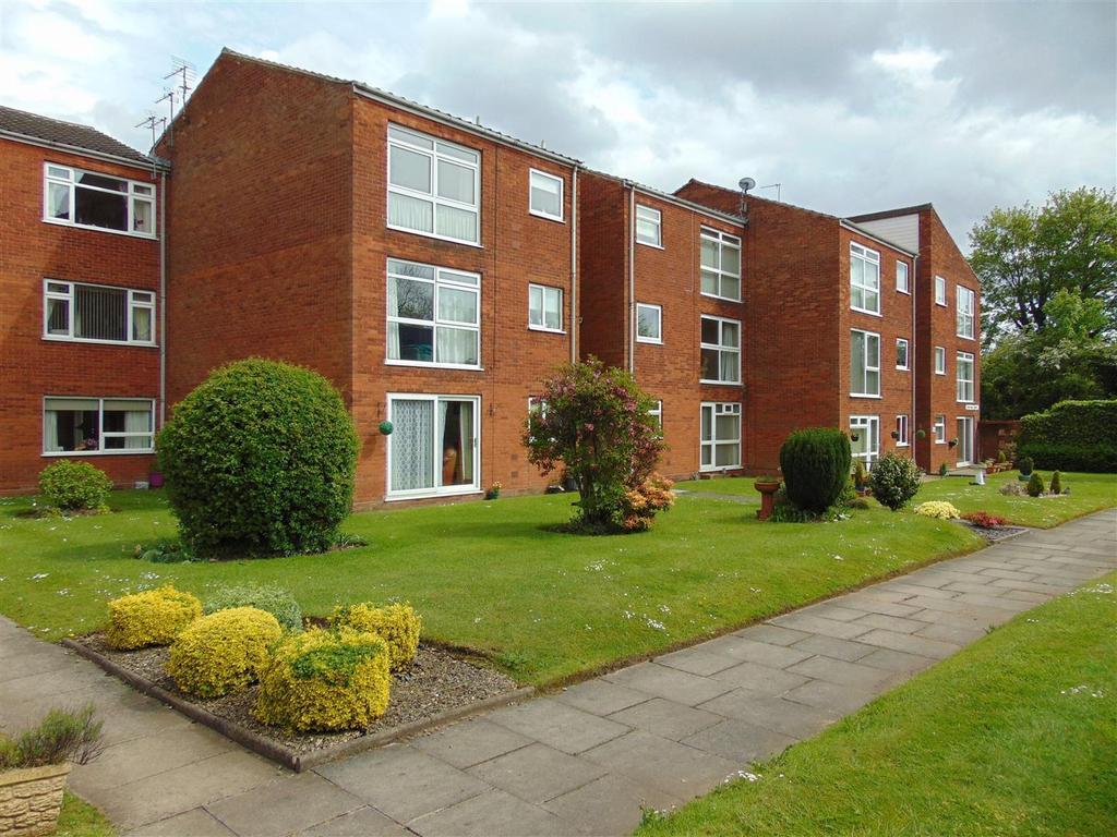 Portland Court, Portland Road, Aldridge 2 bed flat £155,000