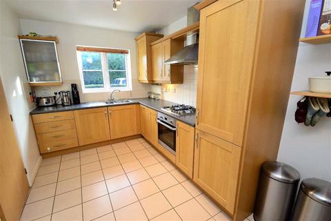 8 Buckingham Gate, Emmer Green, Reading, RG4 8RT