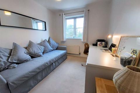 8 Buckingham Gate, Emmer Green, Reading, RG4 8RT
