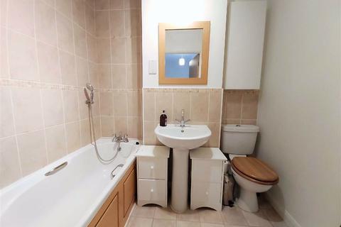 8 Buckingham Gate, Emmer Green, Reading, RG4 8RT