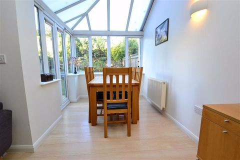 8 Buckingham Gate, Emmer Green, Reading, RG4 8RT