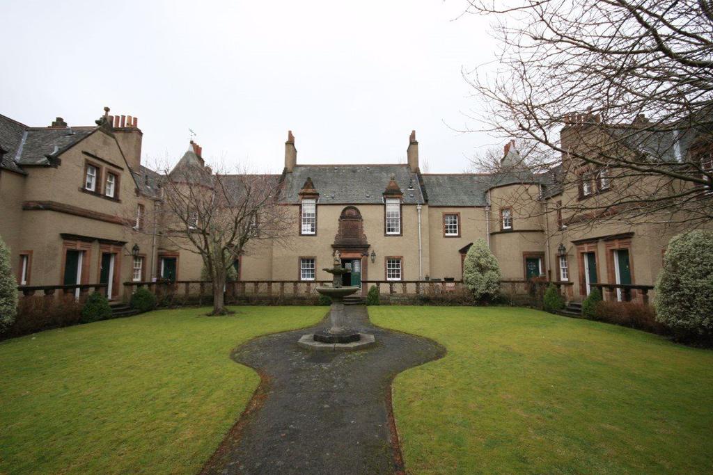 Spylaw Bank Road, Edinburgh 2 bed terraced house £995 pcm (£230 pw)