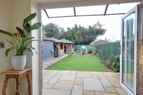 4 Elms Drive, Kirk Ella, Hull, HU10 7QJ