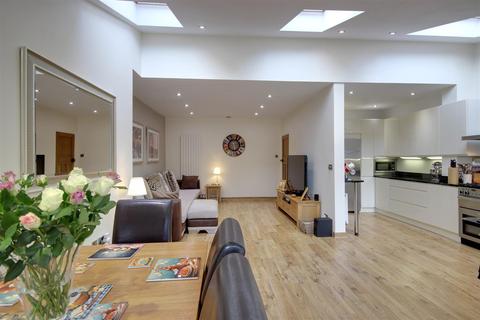 4 Elms Drive, Kirk Ella, Hull, HU10 7QJ