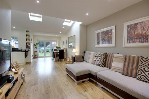 4 Elms Drive, Kirk Ella, Hull, HU10 7QJ