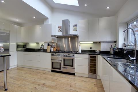 4 Elms Drive, Kirk Ella, Hull, HU10 7QJ