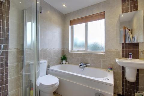 4 Elms Drive, Kirk Ella, Hull, HU10 7QJ
