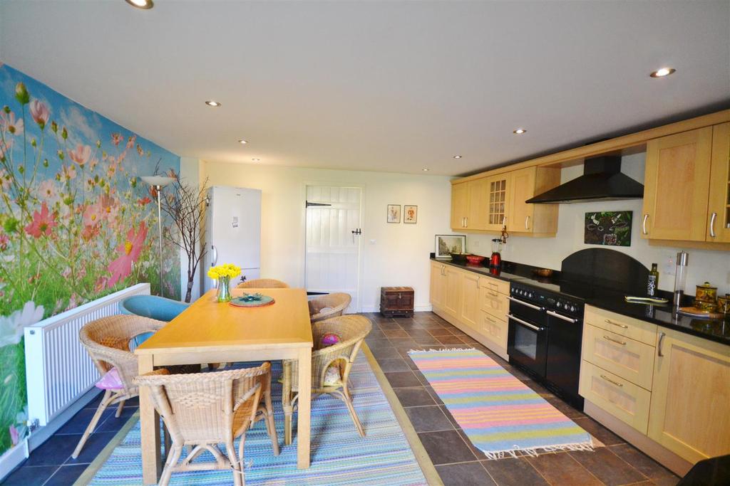 Kitchen diner