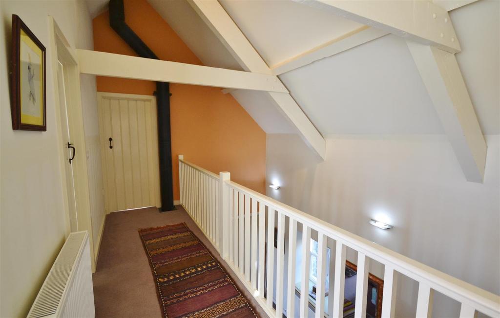 Galleried landing