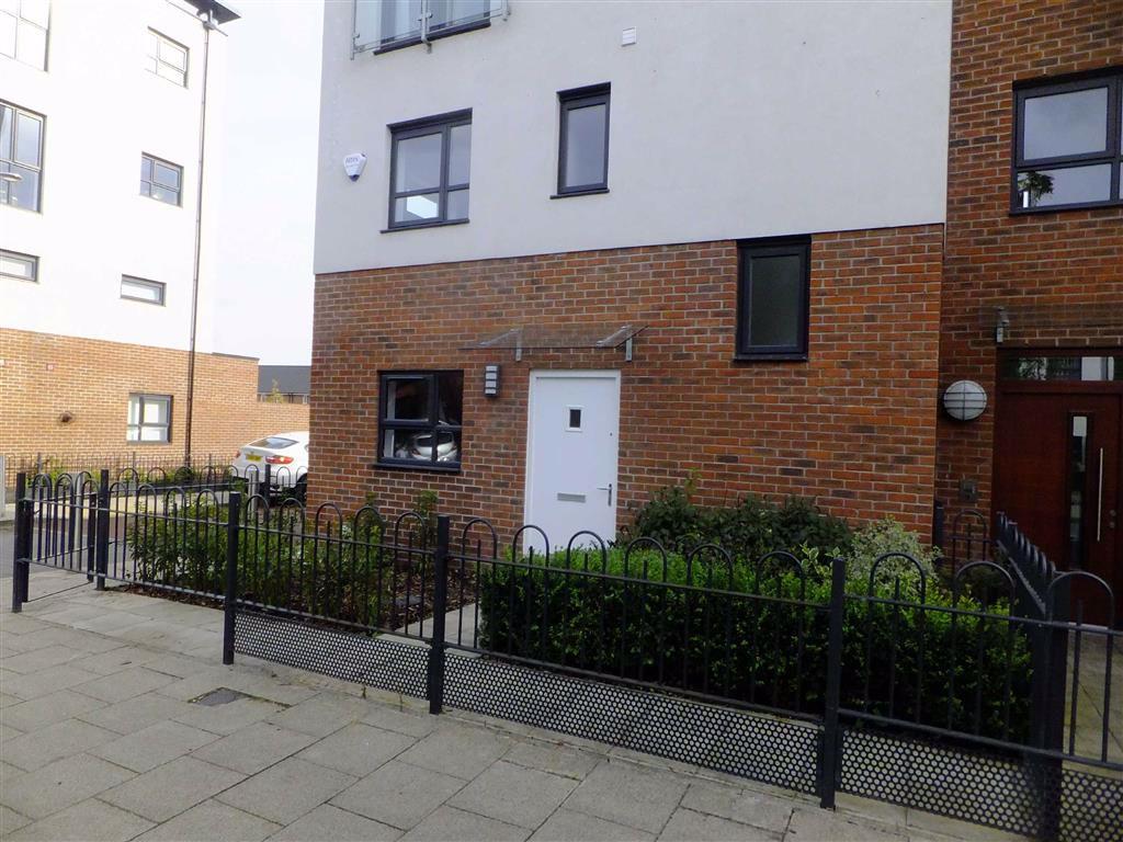 151 Broughton Lane, New Broughton, Salford 3 bed townhouse £995 pcm