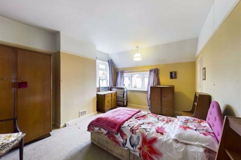 10 Byron Road, Cheltenham, GL51 7HD