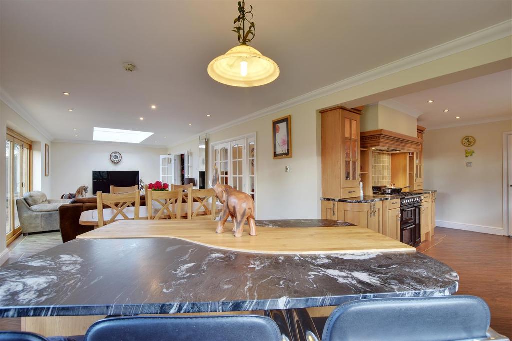 Open Plan Family/Dining Room &amp; Kitchen