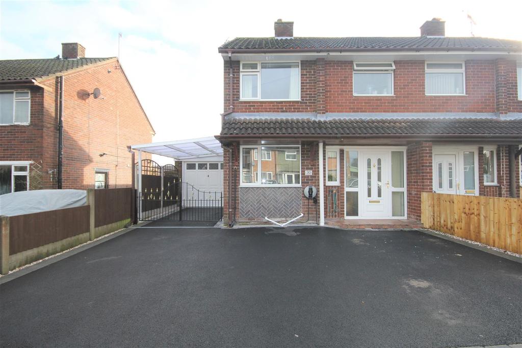 Masefield Close, Cheadle, StokeOnTrent 3 bed semidetached house £
