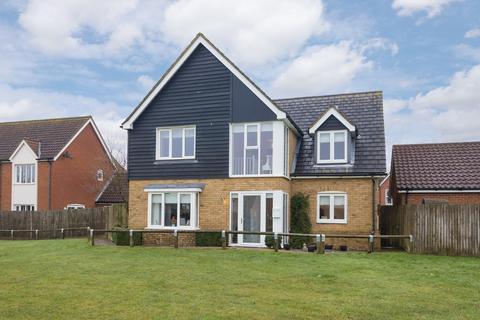 20 Corbett Road, Hawkinge, Folkestone, CT18 7SP