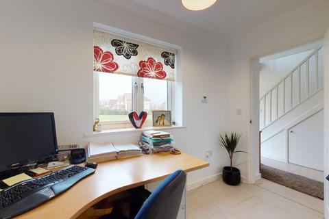 20 Corbett Road, Hawkinge, Folkestone, CT18 7SP