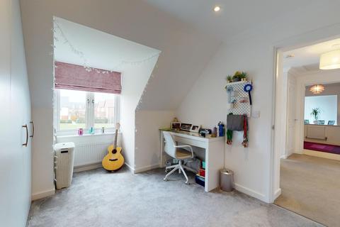 20 Corbett Road, Hawkinge, Folkestone, CT18 7SP
