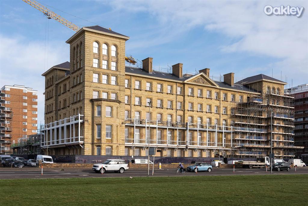 Kings House, Hove Seafront 1 bed apartment £415,000