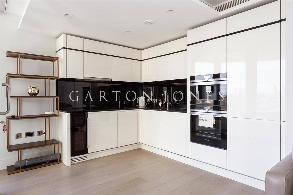 Kitchen (2).JPG