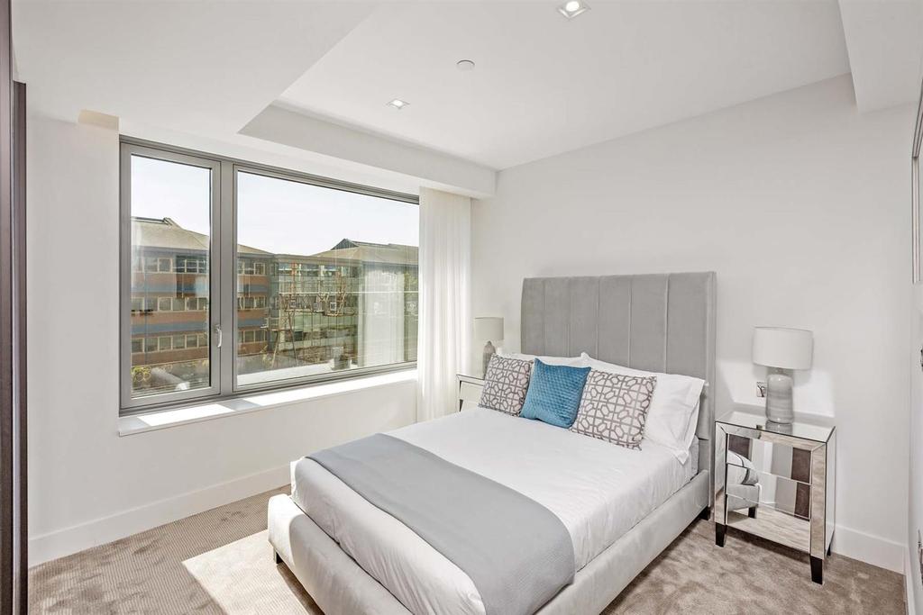 13385 garton jones   9 the corniche   10 lo.jpg