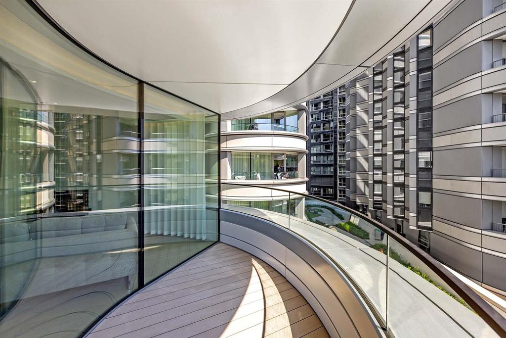 13385 garton jones   9 the corniche   6 lo.jpg
