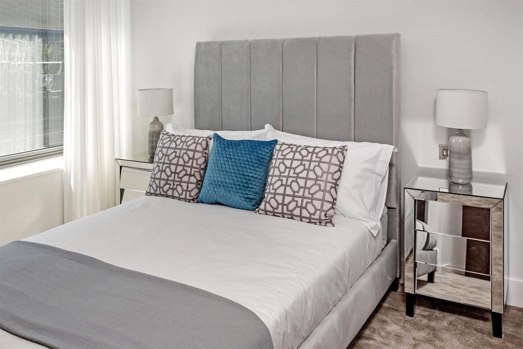 13385 garton jones   9 the corniche   11 lo.jpg