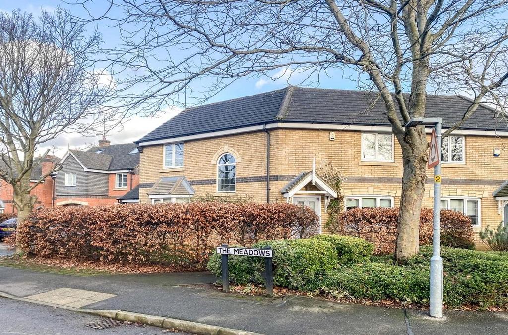 The Meadows, Grange Park, Northampton, NN4 3 bed semidetached house