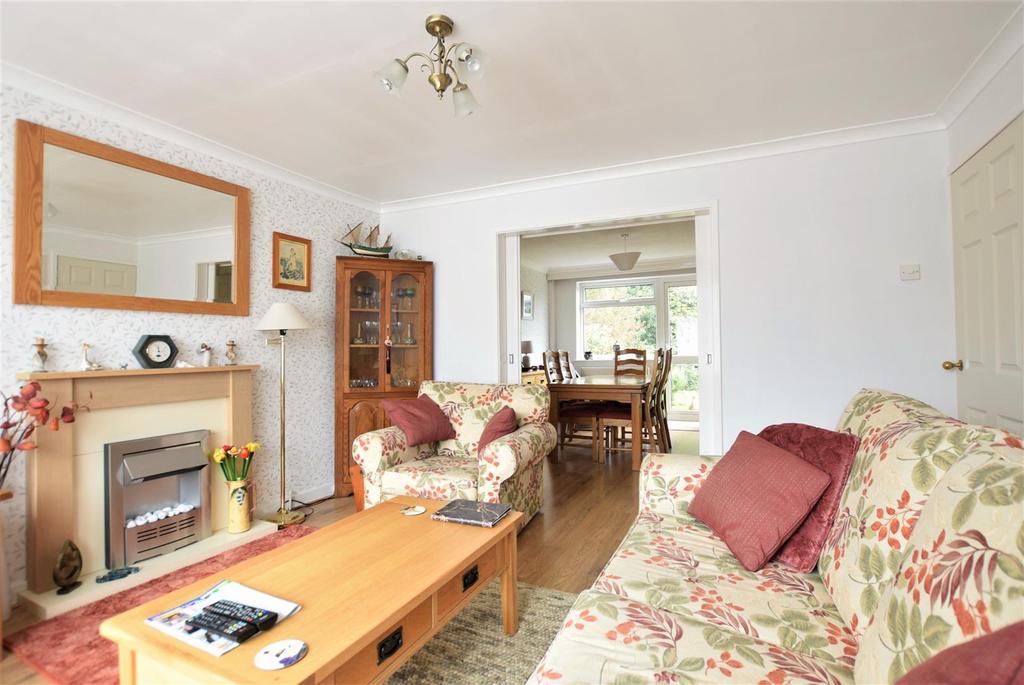 Nene Crescent, Oakham 3 bed detached house £285,000