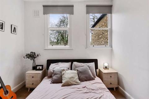 66b Venner Road, London, SE26 5EL
