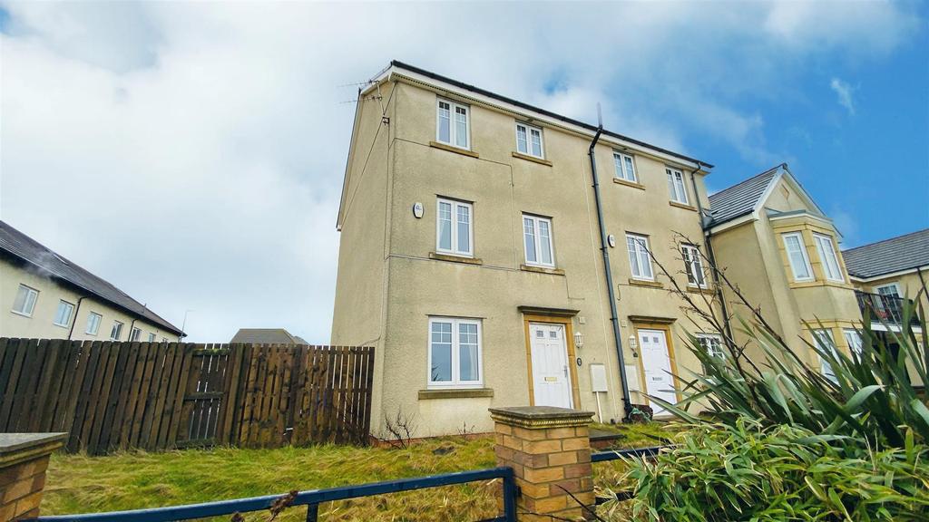 Runswick Drive, Seaham 3 bed end of terrace house £250,000