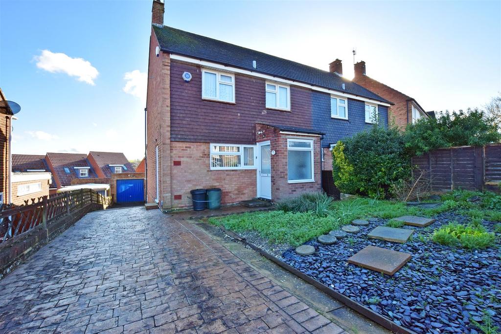 Downsview, Chatham 3 bed semidetached house £295,000