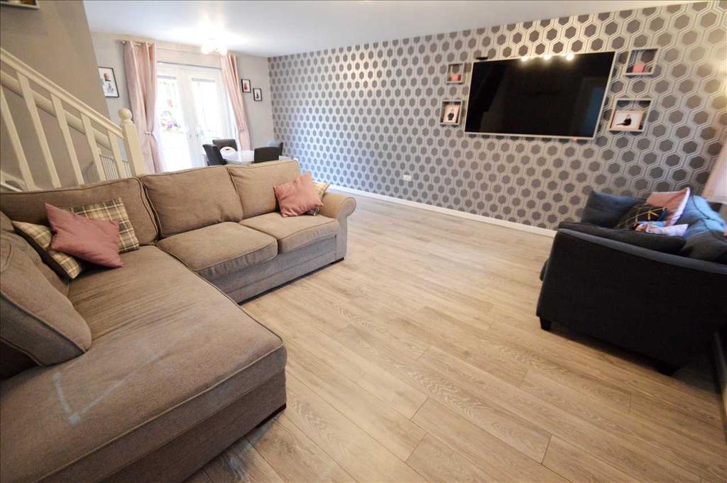 Guernsey Place, Hamilton 3 bed detached house £239,995