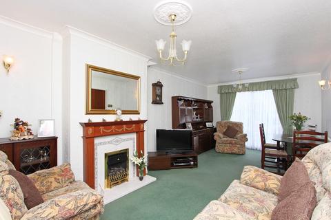 12 Willow Close, Brentford, TW8 8DE