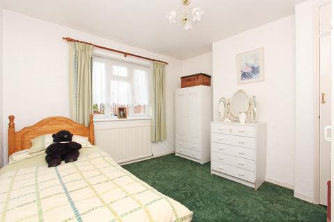 12 Willow Close, Brentford, TW8 8DE