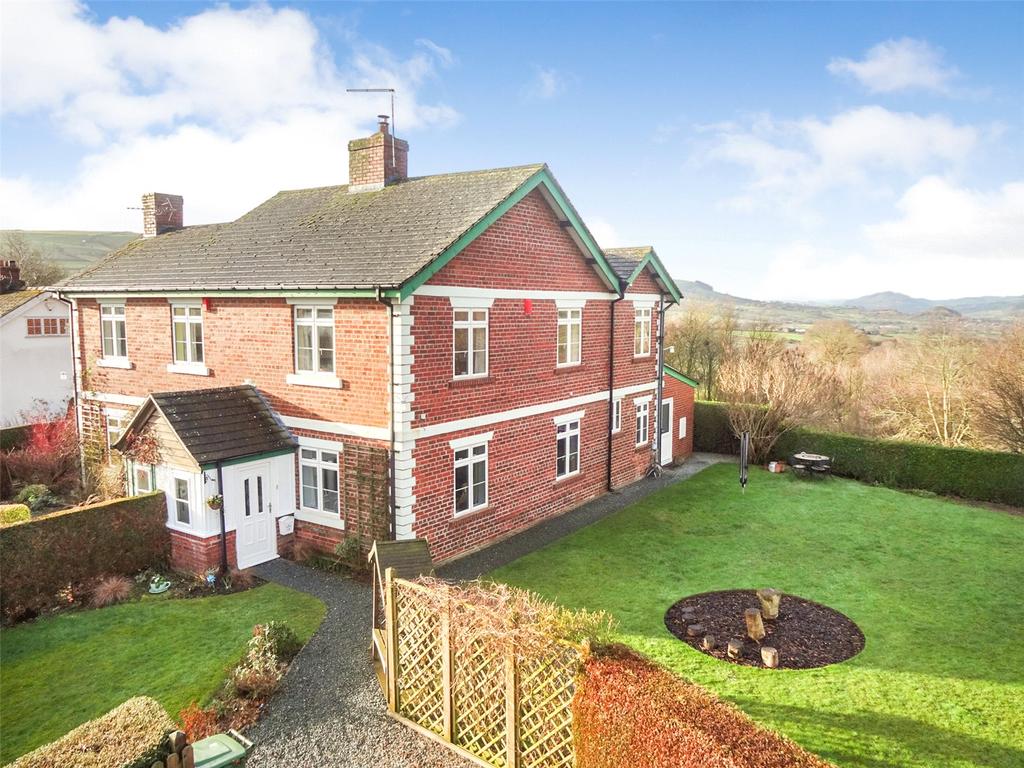 Middletown, Welshpool, Powys, SY21 3 bed semidetached house £270,000