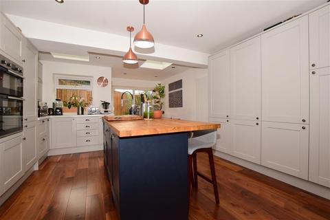 5 Hexham Road, Morden, SM4 6NH