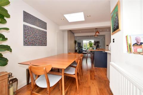 5 Hexham Road, Morden, SM4 6NH