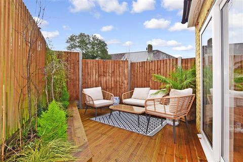 5 Hexham Road, Morden, SM4 6NH