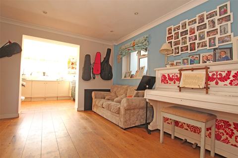 14 Avon Meadow, Downton, Salisbury, SP5 3LA
