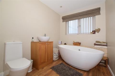 29 Densole Way, Densole, Folkestone, CT18 7BQ