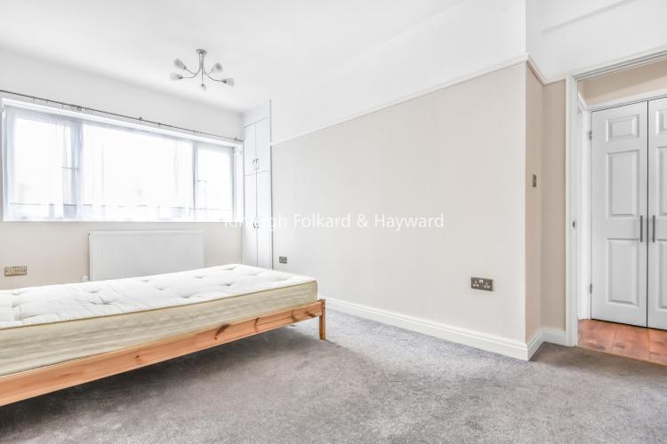 Adf6efd9-4aa7-4ba...